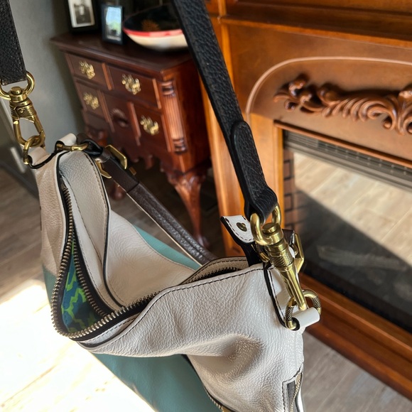 orYany Shoulder/Crossbody‎ Bag - Picture 13 of 16